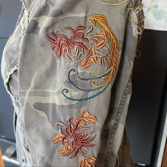 Y2K fashion camo jacket with embroidery - Picture 3 of 6